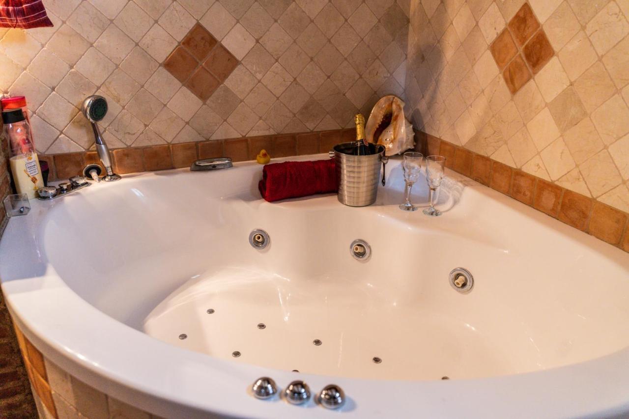 Villa Estilo Mediterranea Con Piscina, Jardin, Bbq Y Jacuzzi - Villa Bel Air Real 에스테포나 외부 사진